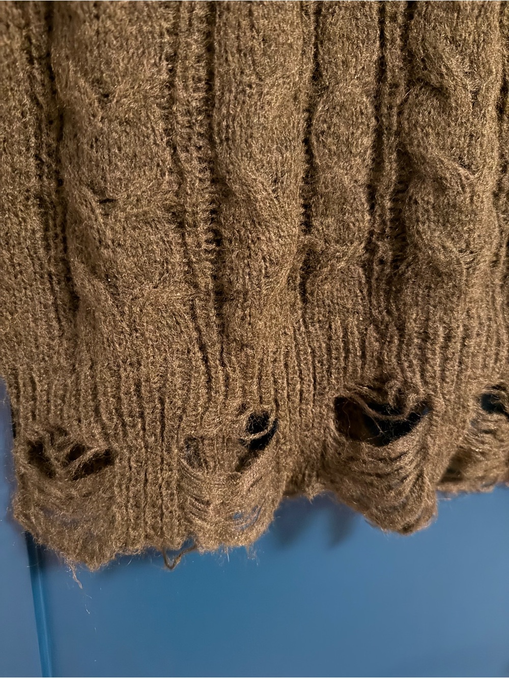 WOOL-BLEND CABLE KNIT ROUND NECKLINE RIPPED LONG VEST - Picture 2 of 10